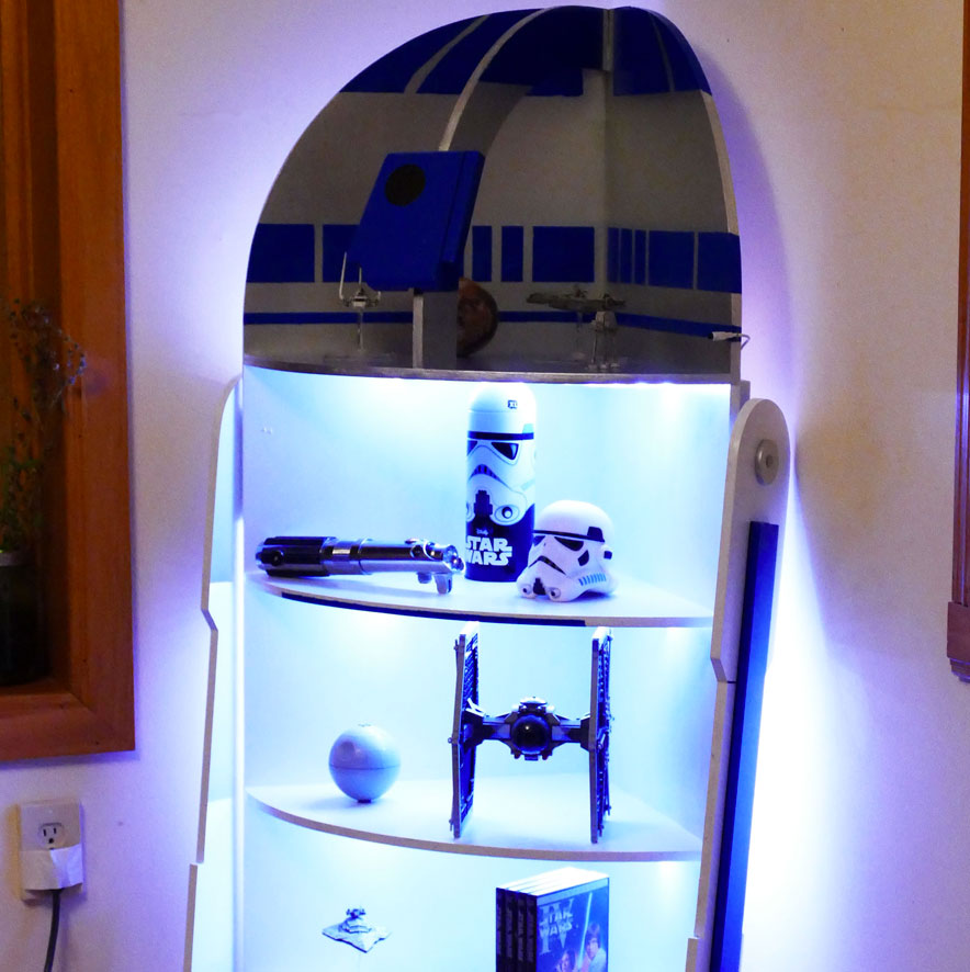 R2-D2 Nerd Shelf: Make Your Own With Our Tips and Plans!