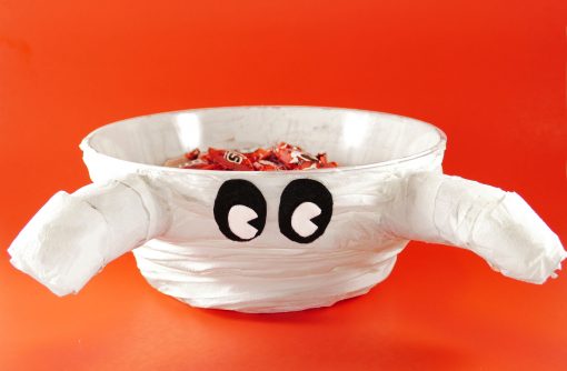 Make a Cute Mummy Halloween Candy Bowl at the Last Minute | JenuineMom.com