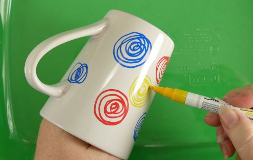 DIY Sharpie Mugs Tutorial | JenuineMom.com