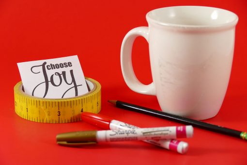 DIY Sharpie Mugs Tutorial | JenuineMom.com