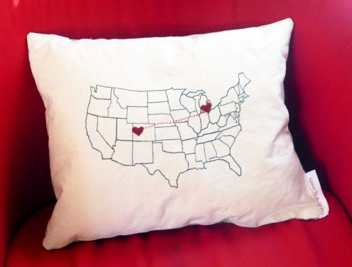 DIY Map Pillow | State to State Hearts | JenuineMom.com