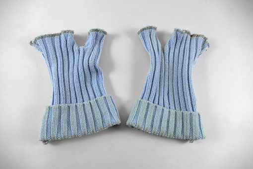 DIY Sweater Fingerless Gloves | JenuineMom.com
