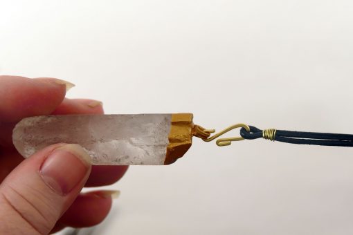 DIY Jyn Erso's Kyber Crystal Necklace | JenuineMom.com