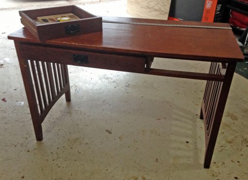 DIY Computer Desk From An Old, Broken Foyer Table | Upcycling | JenuineMom.com