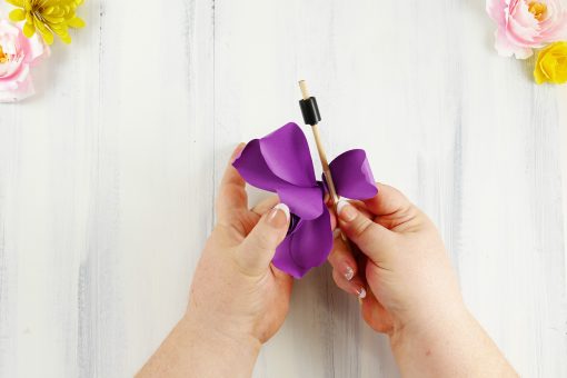 Paper Tulip | Rolled Flower | Quilling | JenniferMaker.com