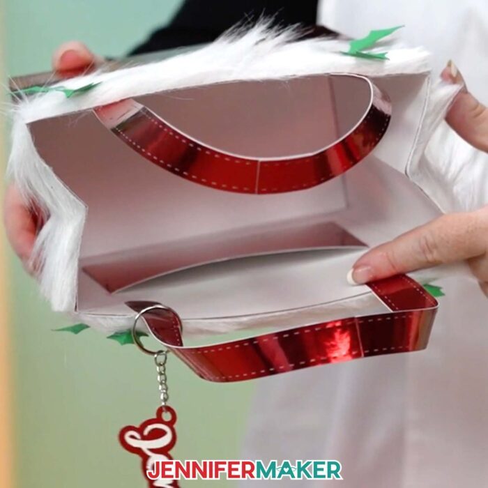 The inside of the Santa purse gift bag has a pocket for a card.