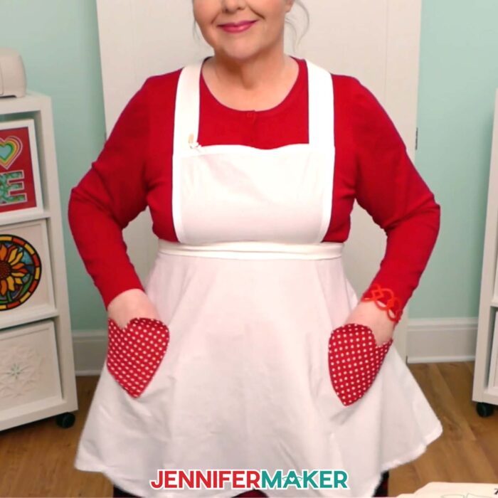 What Can A Cricut Do? Make this adorable apron with heart pocket by JenniferMaker!