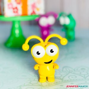 How to Make a Plushie: Quick and Easy with Cricut! - Jennifer Maker