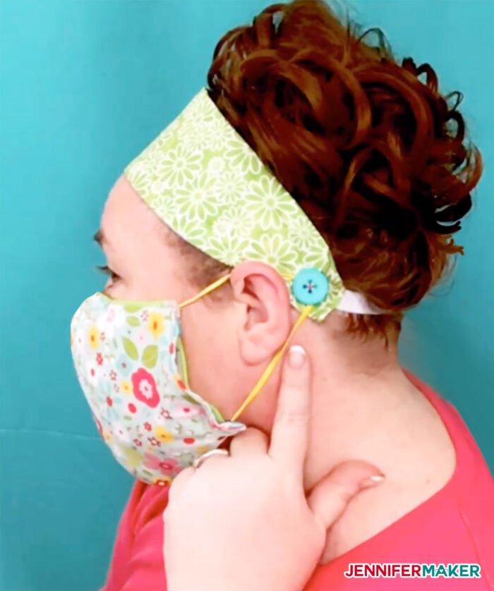 DIY Headbands with Buttons for face masks in green cotton with a pink button