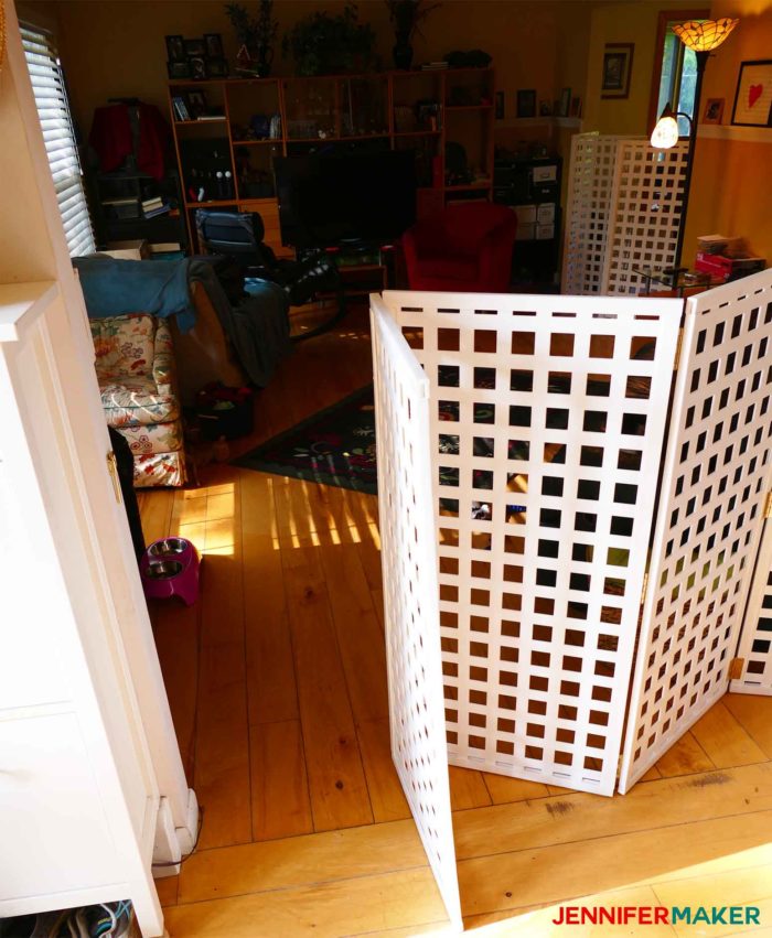 Homemade pet outlet gate