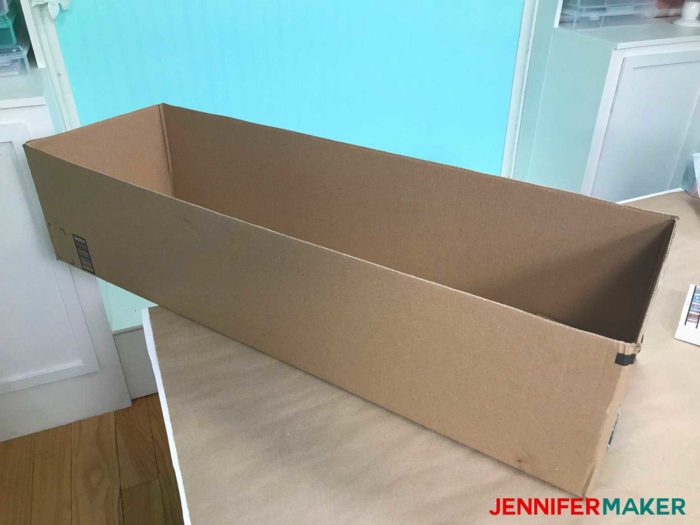 https://jennifermaker.com/wp-content/uploads/diy-tumbler-turner-cardboard-box-700x525.jpg