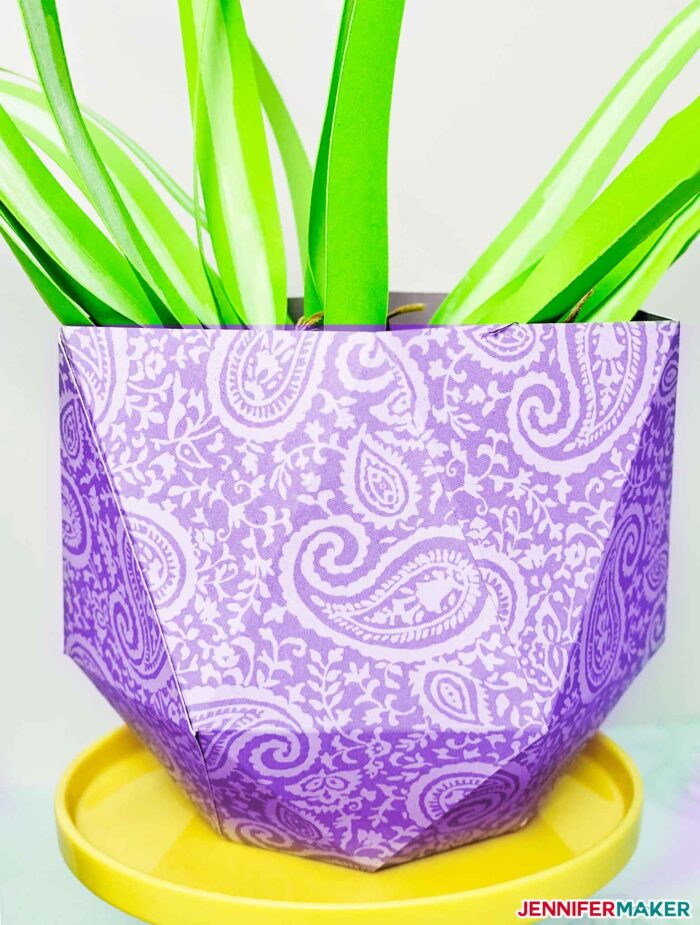 Wide and easy paper vase in lavender paisley cardstock