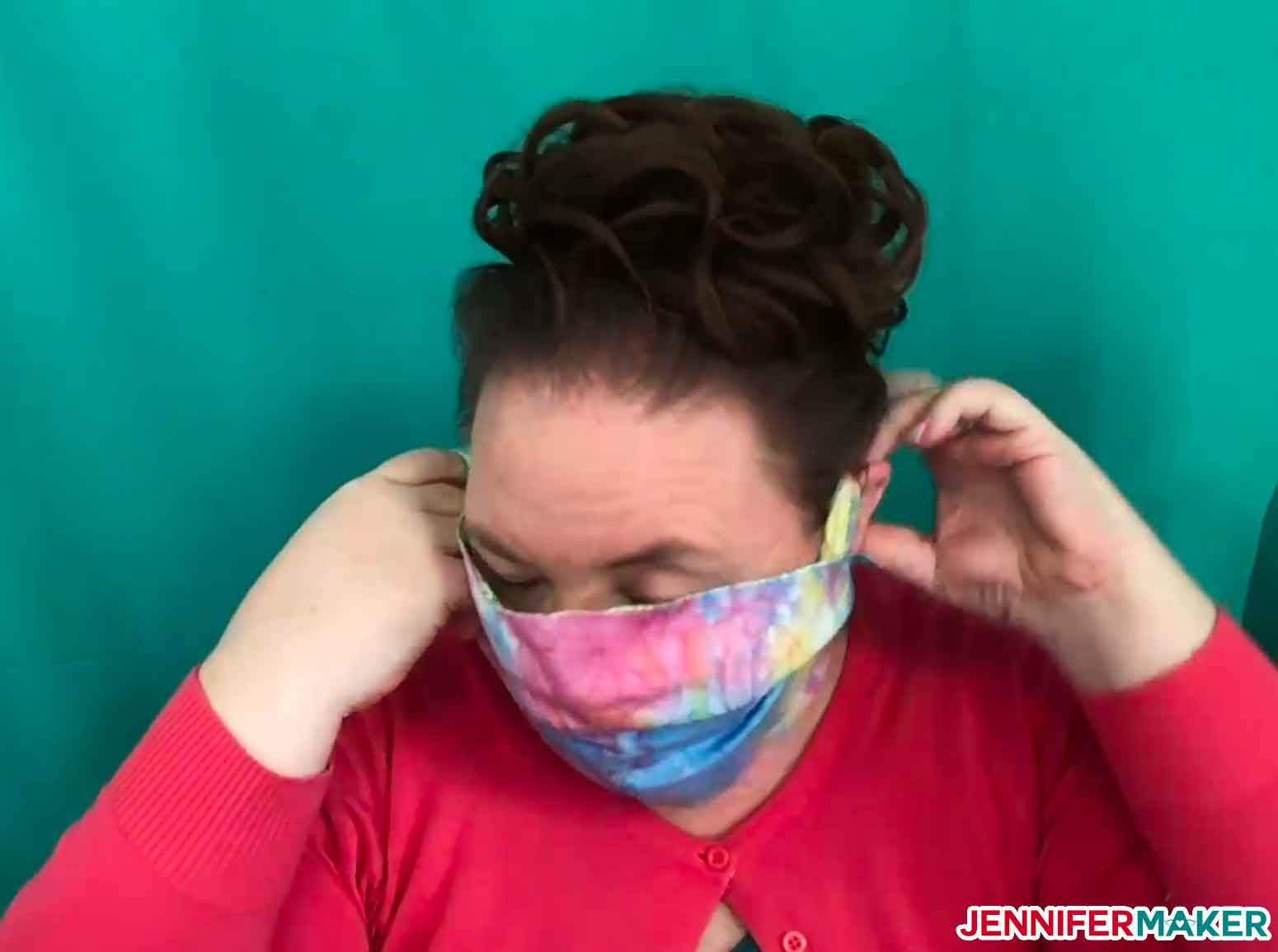 How to wear a no-sew face mask