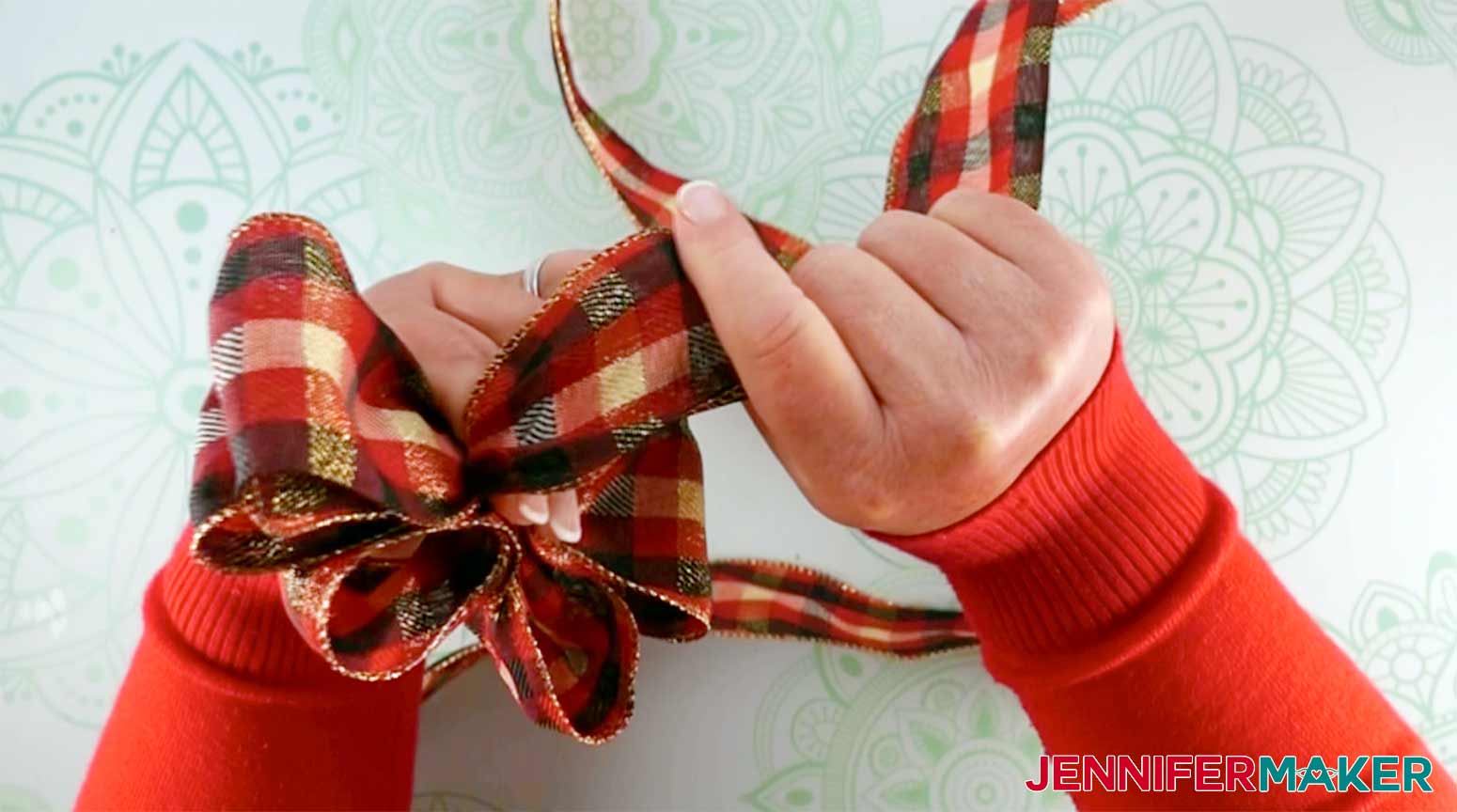Twist the ribbon for my felt christmas tree advent calendar