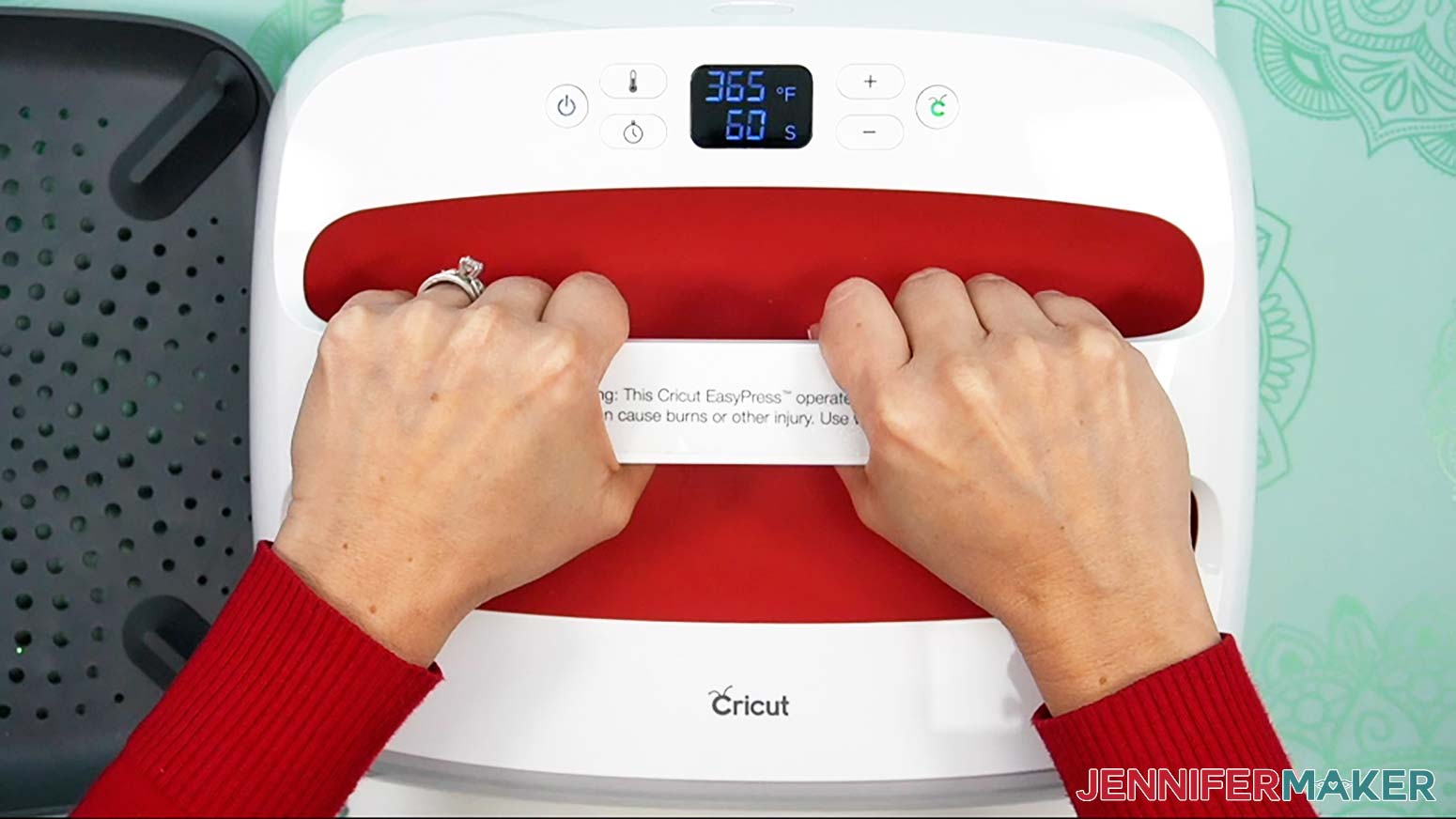 Lower the press straight down, heat it for 60 seconds with light pressure