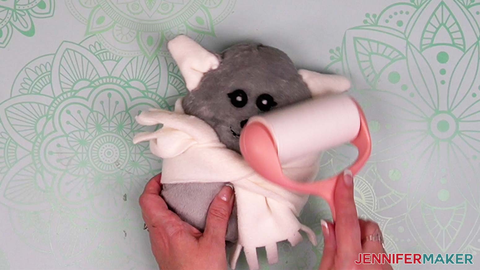 how to make a plushie cat with scarf for winter and cleaning with lint roller pink