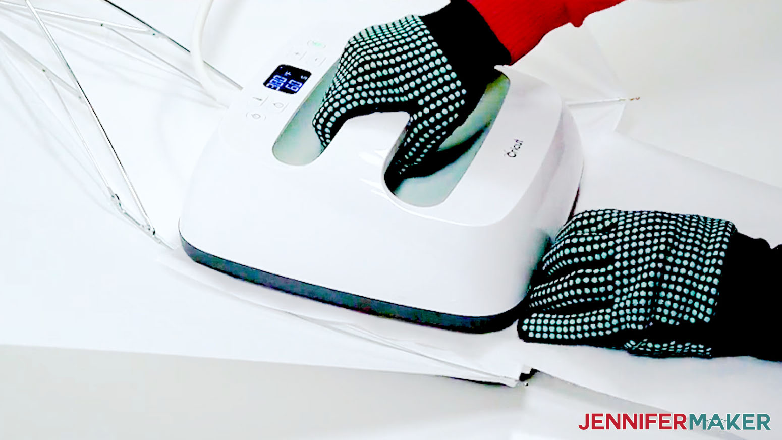 Hold the Easy Press in place with even pressure when pressing the sublimation umbrella.