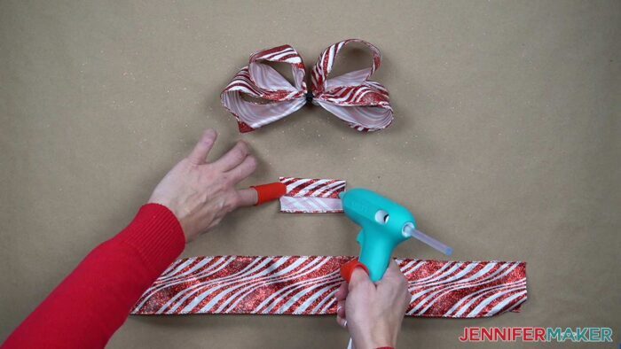 Tie A Perfect Bow Jennifer Maker   How To Tie The Perfect Bow Figeight Edges 700x394 