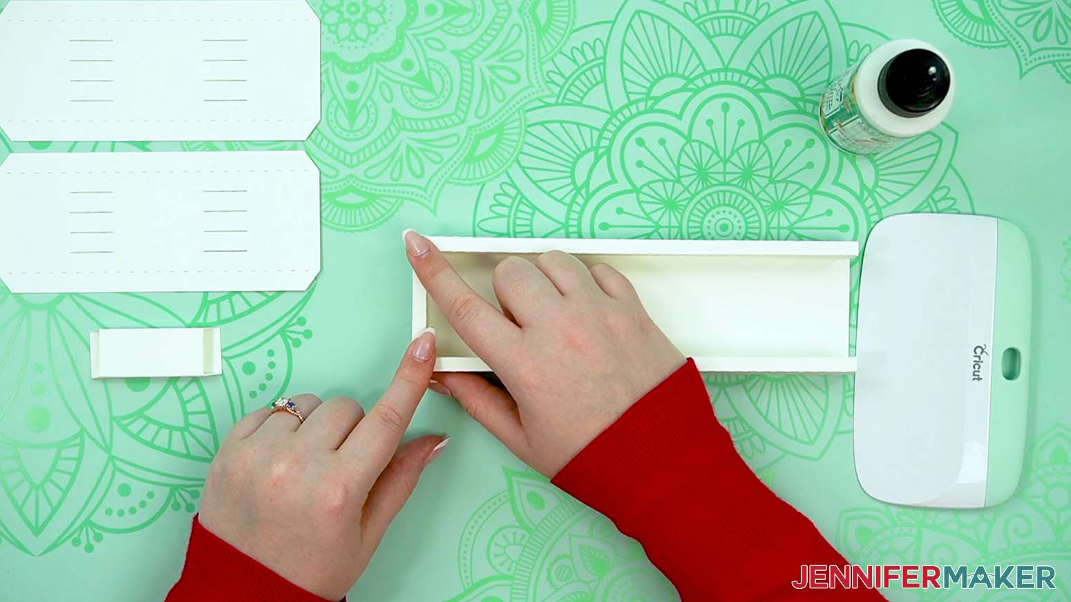 Secure the short side of the base to make a love paper lantern