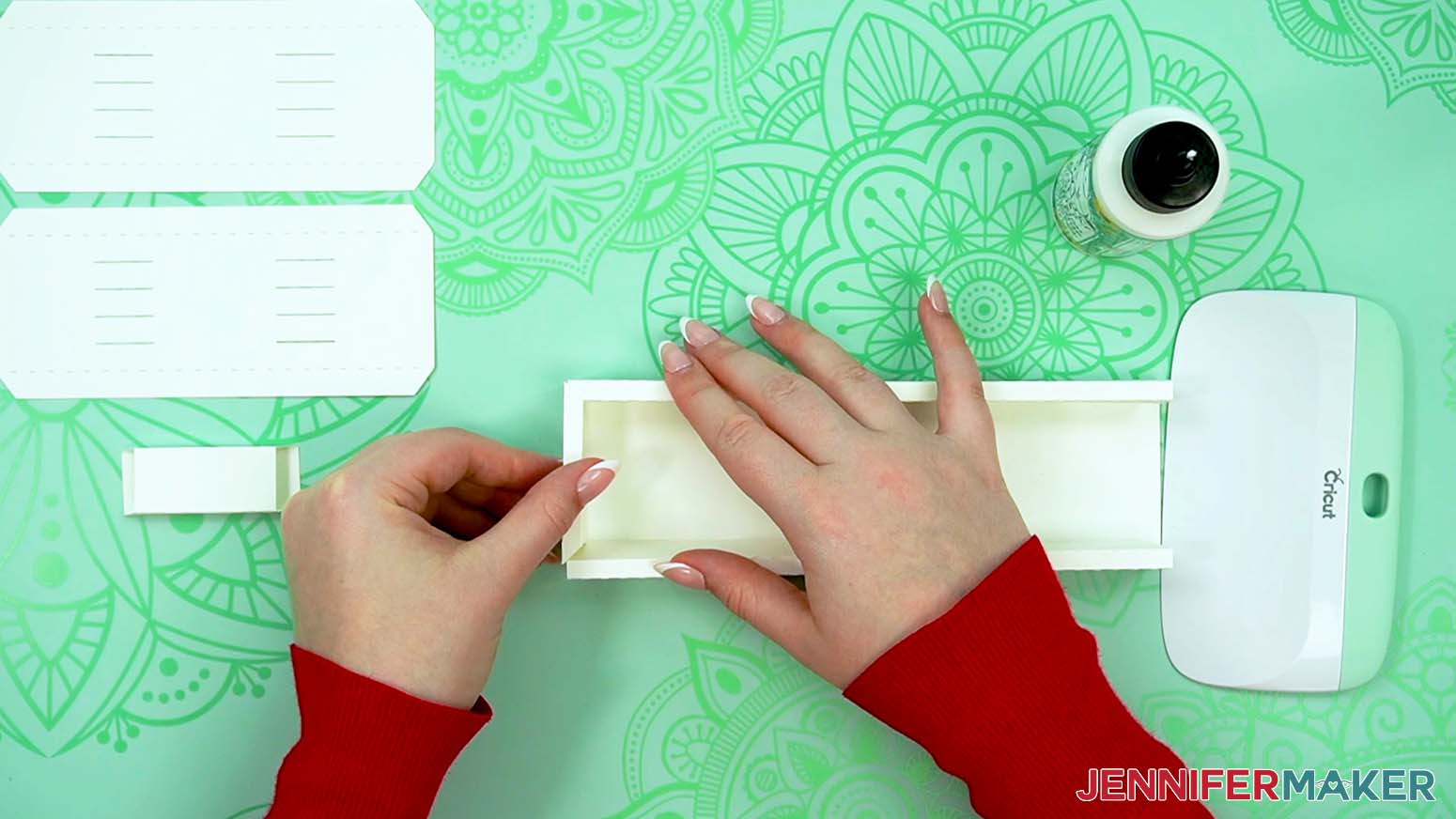 Overlap the corners of the base pieces to make a love paper lantern