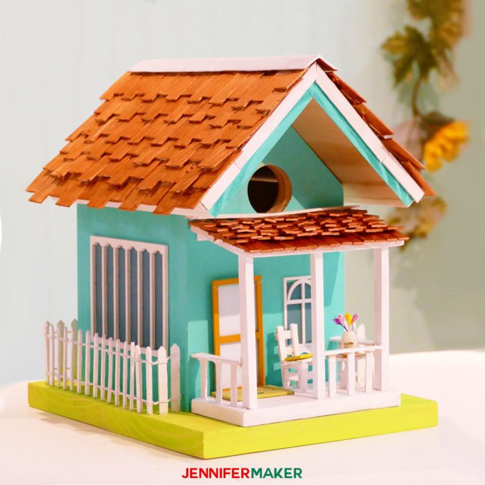 Make a painted birdhouse cottage with our free birdhouse plans! | diy birdhouse