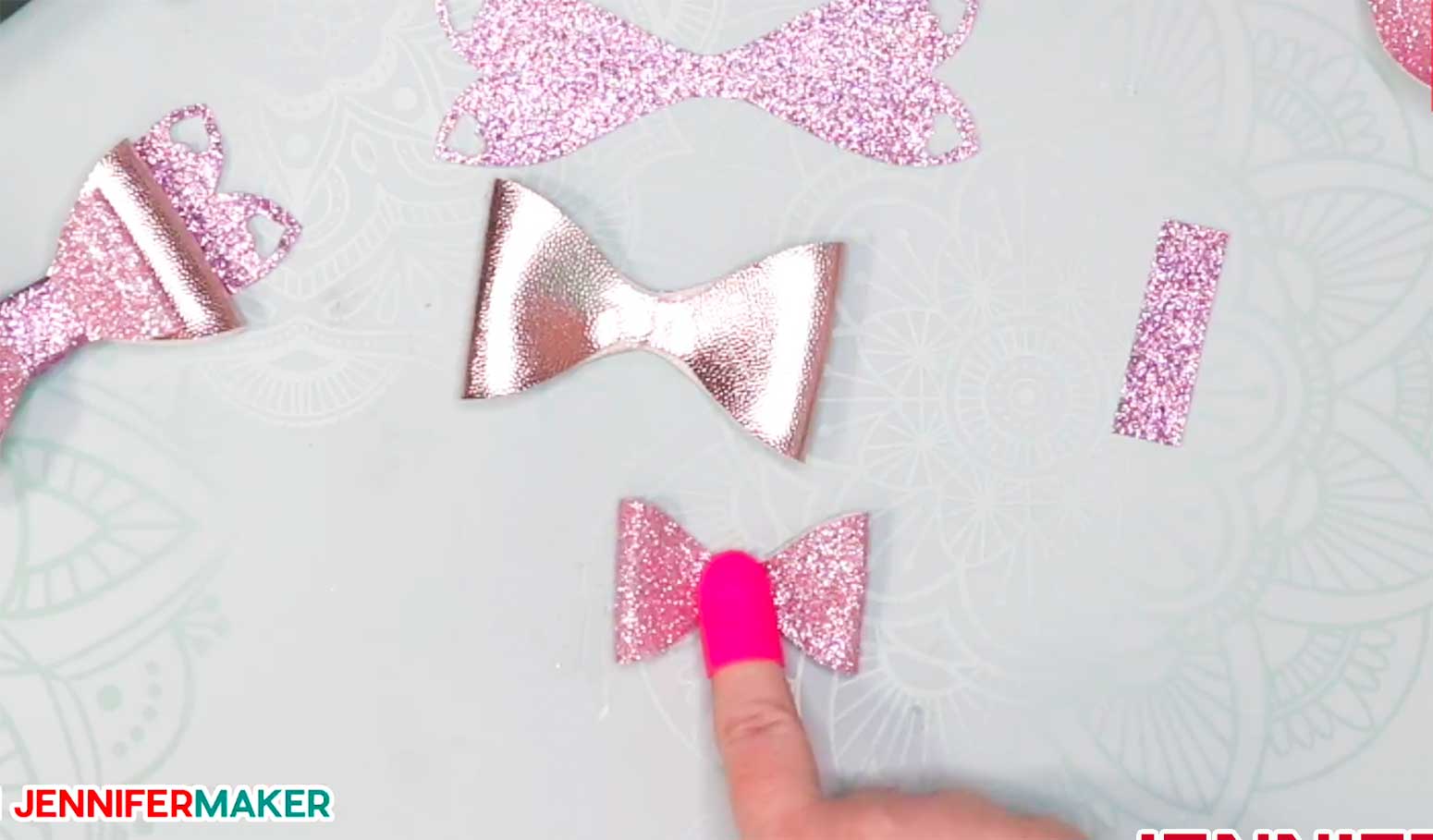 Making a small faux leather glitter hair bow