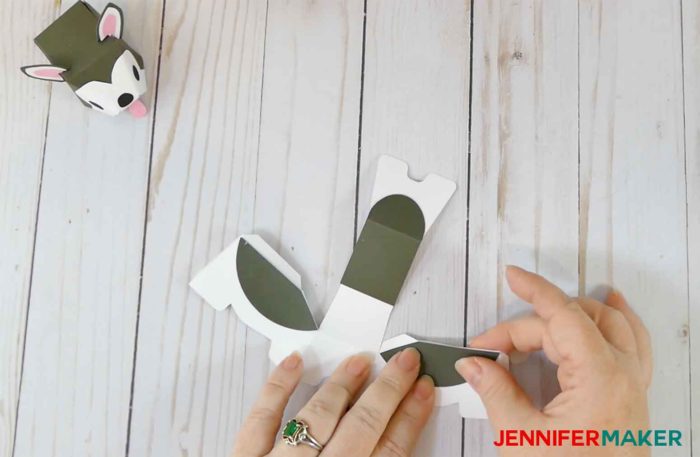 Folding the body of the paper dog