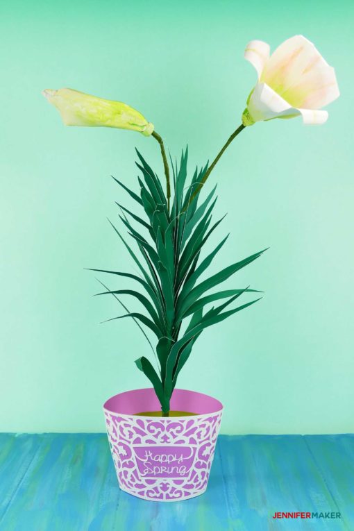 Make Paper Lily Flowers to Celebrate Easter with free SVG files and PDF patterns #cricut #paperflowers