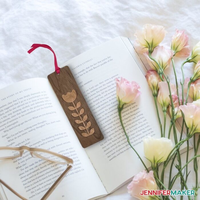 Pretty wooden bookmark with a flower made with wood veneer on a Cricut cutting machine