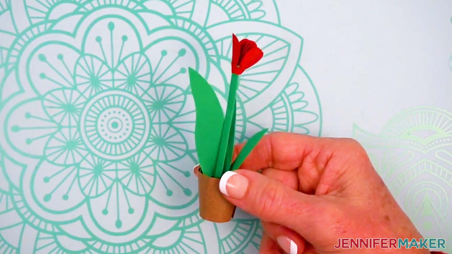 The mini paper pot with dirt is finished.