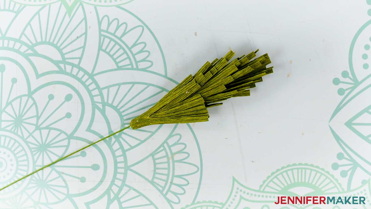 How To Make a Crepe Paper Floral Garland for Christmas - Jennifer Maker