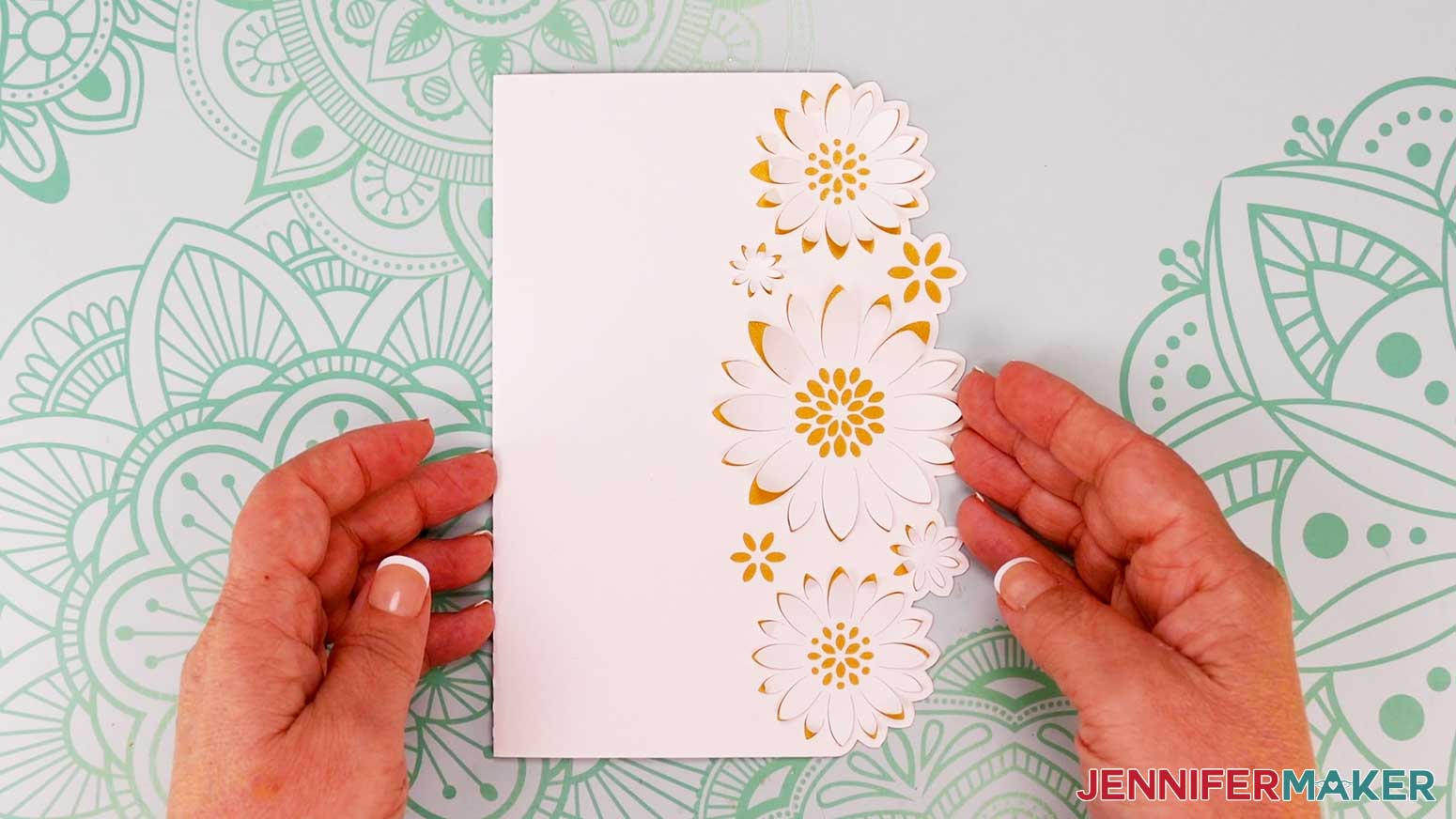 The finished Flower Shaped Edge Card with a white front and gold liner