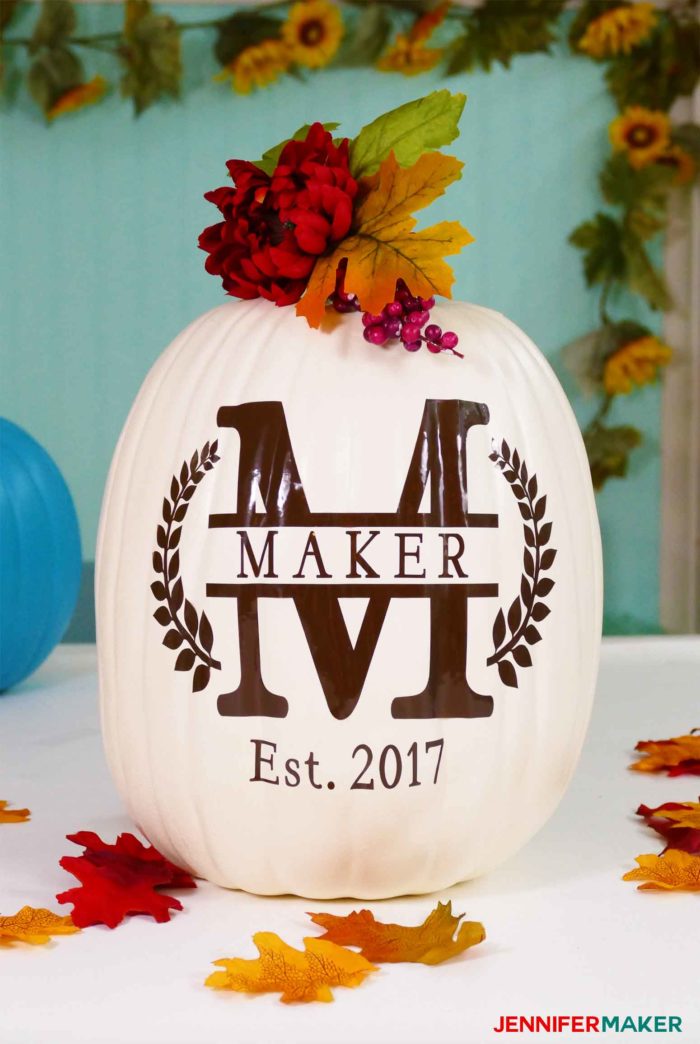 Make an Easy Split Monogram in Cricut Design Space with this Step-by-Step Tutorial | Monogrammed Pumpkin | #cricut #cricutdesignspace #svgcutfile #tutorial #autumn