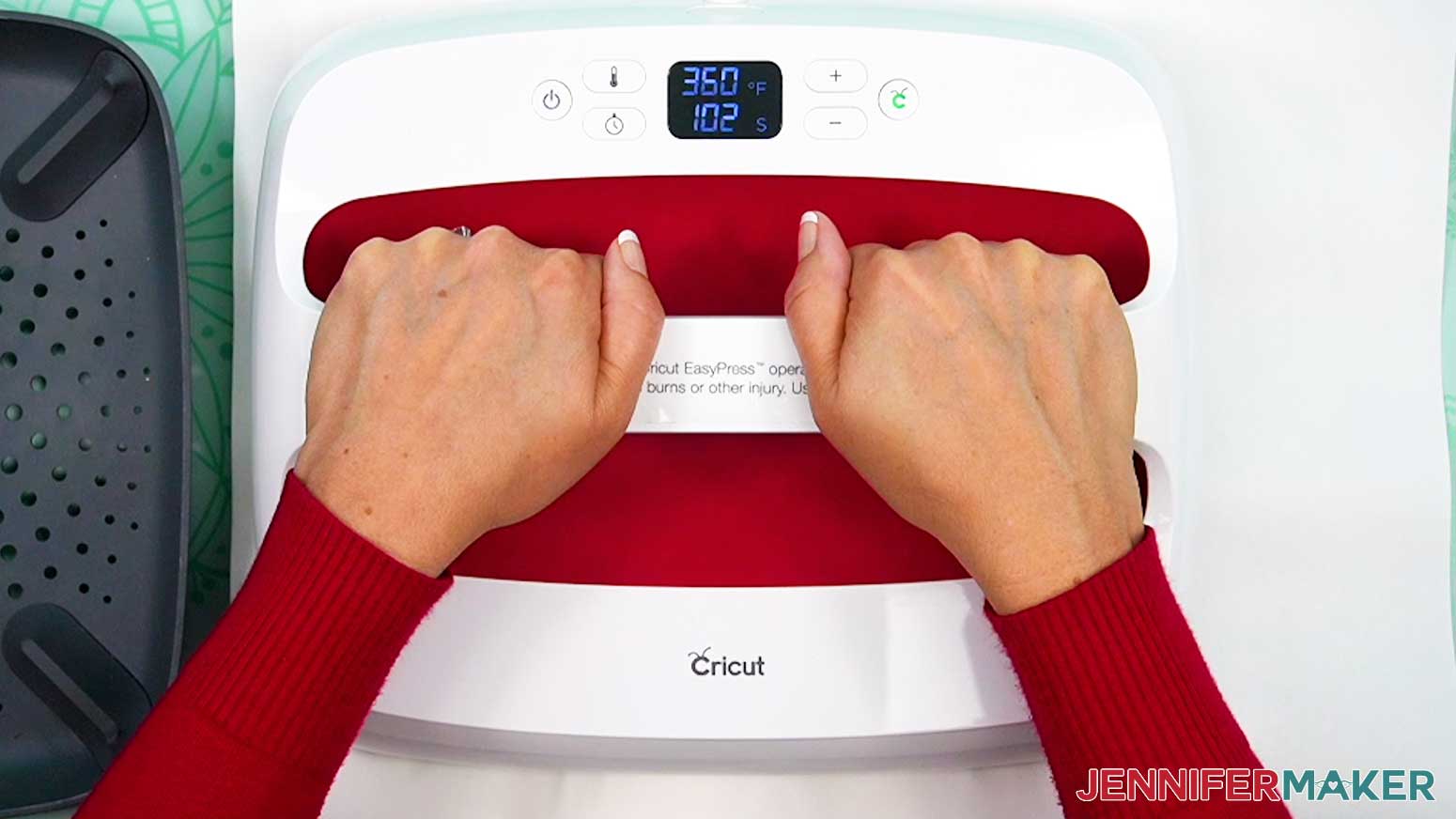 Press the wind spinner with the Easy Press.