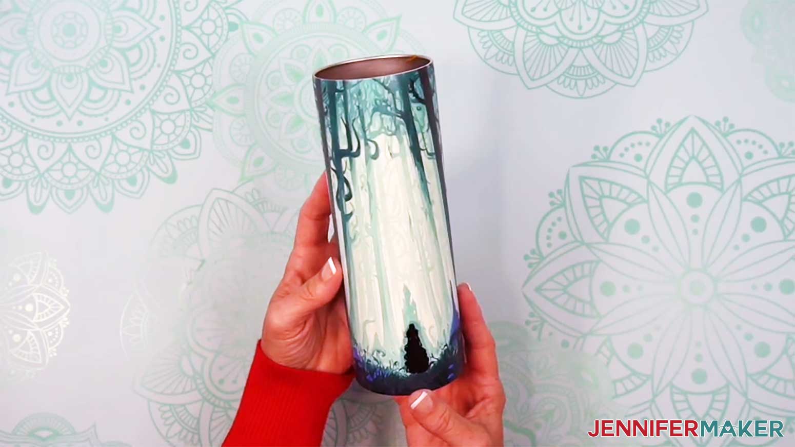 The glow in the dark tumbler with reverse sublimation design is ready to use.