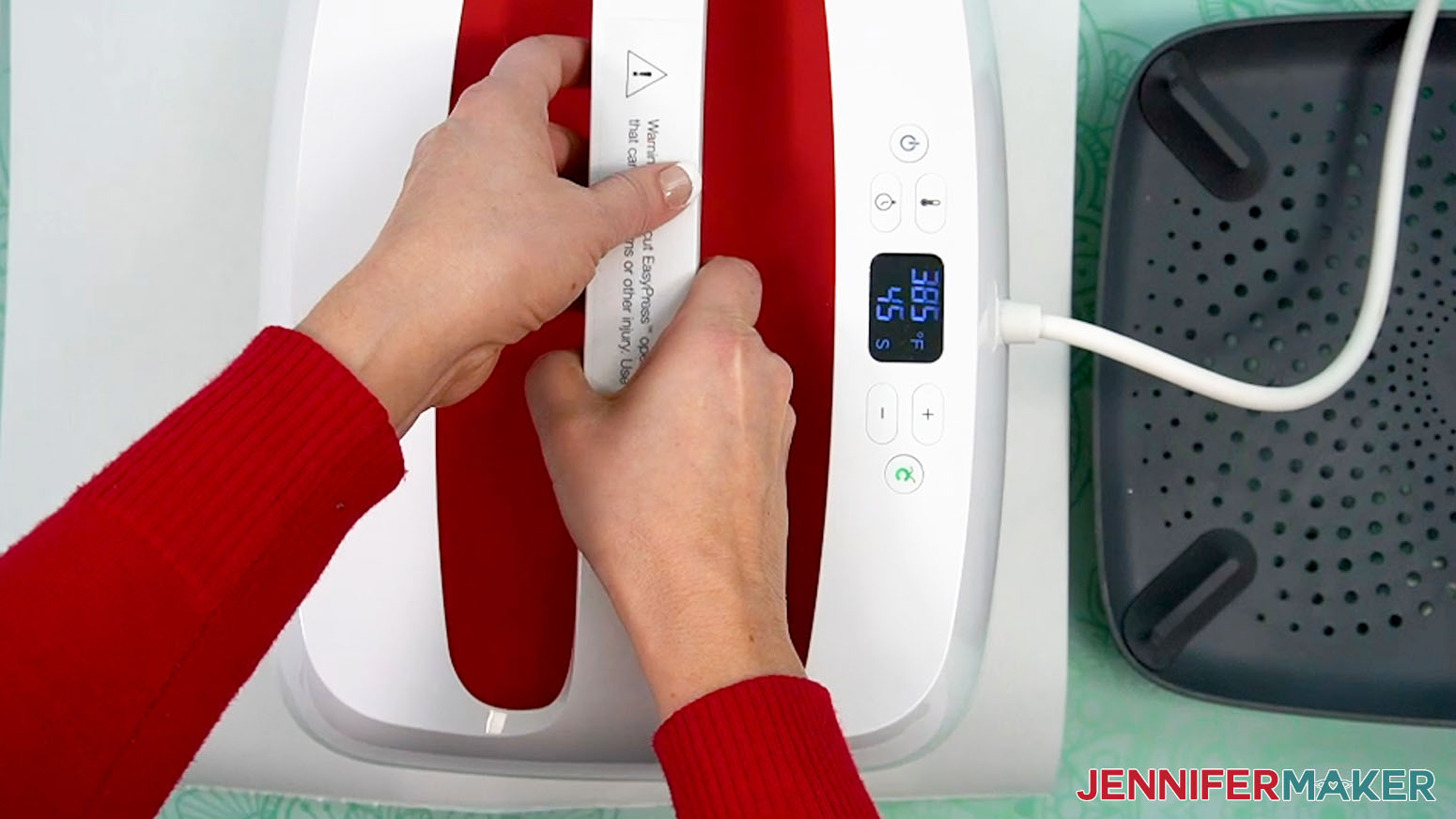 Press the Sublimation Oven Mitt with the Easy Press in the recommended time and temperature.
